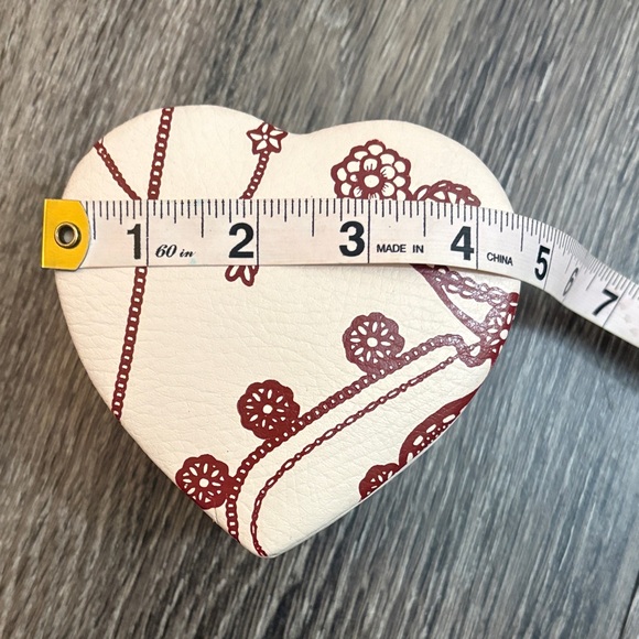 PANDORA Heart-Shaped Jewelry Box - Picture 6 of 7